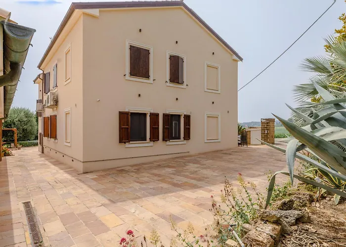 Italian Experience- Cyca * Λορέτο